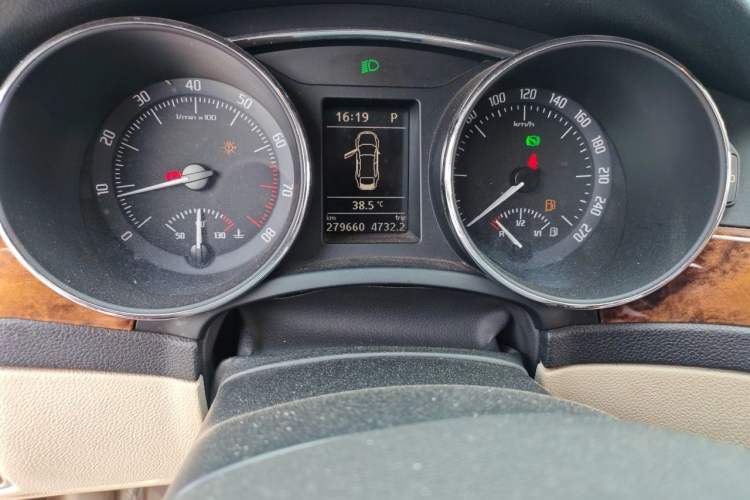 Used Skoda Superb 2012 1.8TSI Automatic Elegant Edition Odometer Close Up