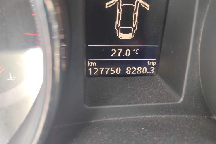 Used Skoda Superb 2012 1.8TSI Manual Elegant Edition Odometer Close Up