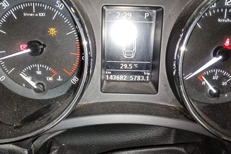 Used Skoda Superb 2012 1.8TSI Automatic Prestige Edition Odometer Close Up