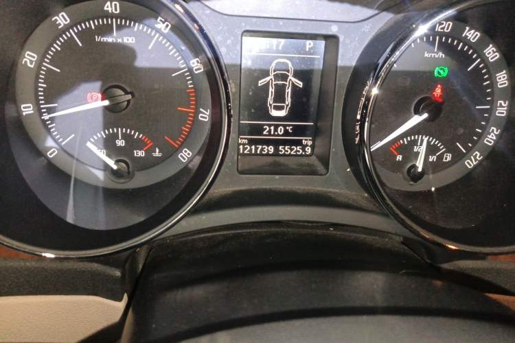 Used Skoda Superb 2012 1.8TSI Automatic Elegant Edition Odometer Close Up