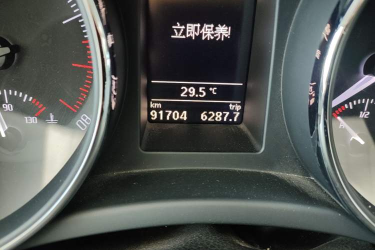 Used Skoda Superb 2012 1.8TSI Automatic Elegant Edition Odometer Close Up