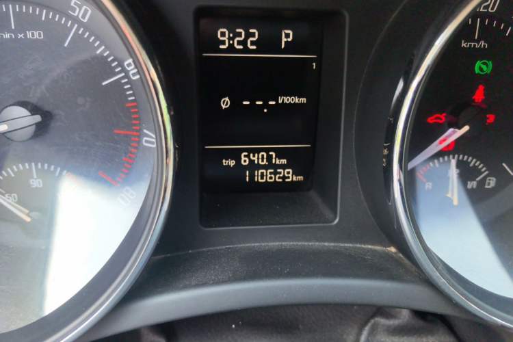 Used Skoda Superb 2012 1.8TSI Automatic Elegant Edition Odometer Close Up