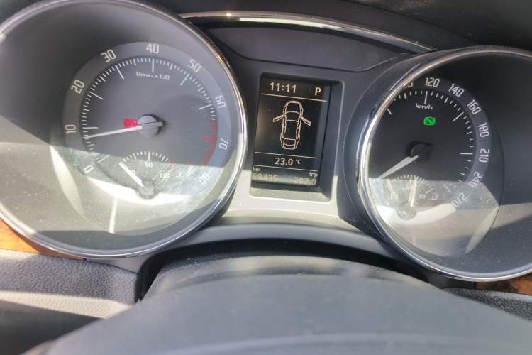 Used Skoda Superb 2012 1.8TSI Automatic Elegant Edition Odometer Close Up