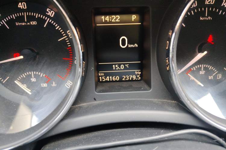 Used Skoda Superb 2012 1.8TSI Automatic Elegant Edition Odometer Close Up