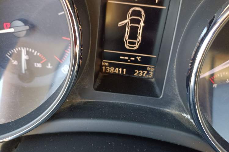 Used Skoda Superb 2012 1.8TSI Automatic Prestige Edition Odometer Close Up