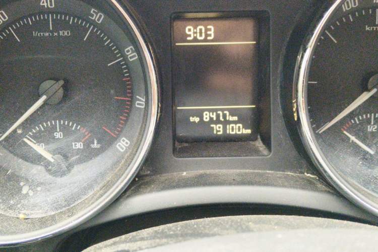 Used Skoda Superb 2012 1.4TSI DSG Zhiya Edition Odometer Close Up