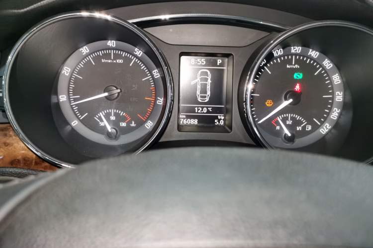 Used Skoda Superb 2012 1.8TSI Automatic Elegant Edition Odometer Close Up