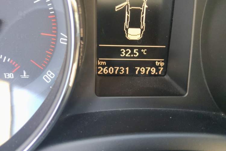 Used Skoda Superb 2012 1.4TSI DSG Elegant Edition Odometer Close Up