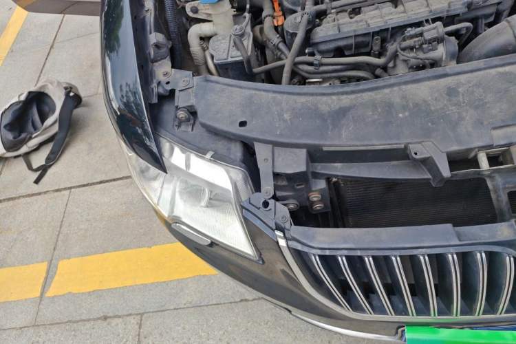 Used Skoda Superb 2012 1.8TSI Automatic Elegant Edition Right Front Headlight
