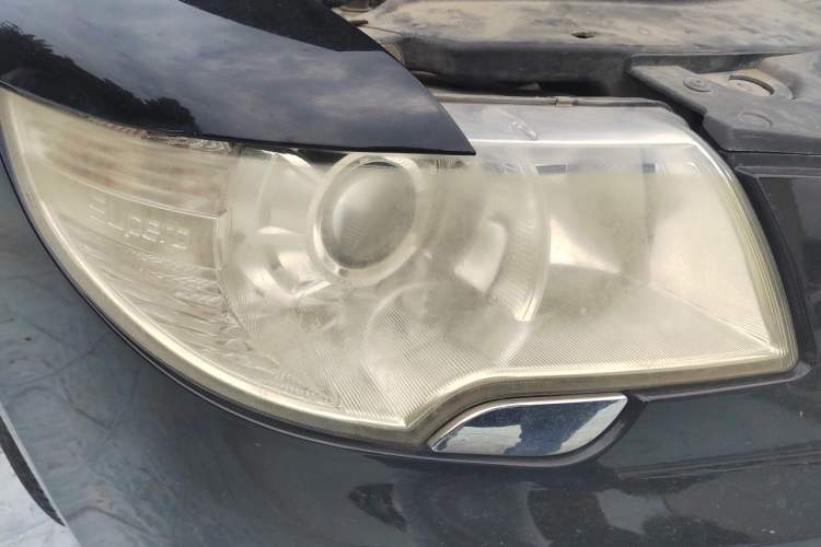 Used Skoda Superb 2012 1.8TSI Manual Elegant Edition Right Front Headlight