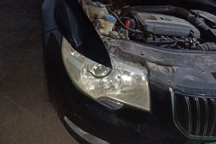Used Skoda Superb 2012 1.8TSI Automatic Prestige Edition Right Front Headlight