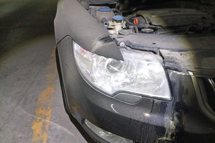 Used Skoda Superb 2012 1.8TSI Automatic Elegant Edition Right Front Headlight