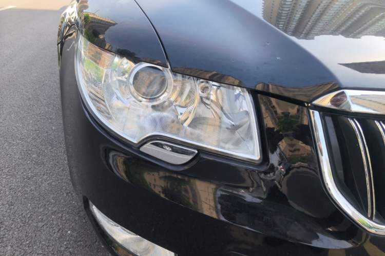 Used Skoda Superb 2012 1.8TSI Automatic Elegant Edition Right Front Headlight