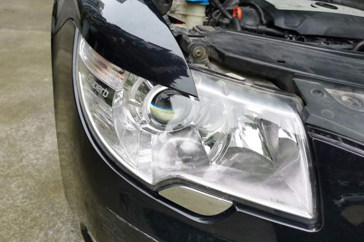 Used Skoda Superb 2012 1.8TSI Automatic Elegant Edition Right Front Headlight
