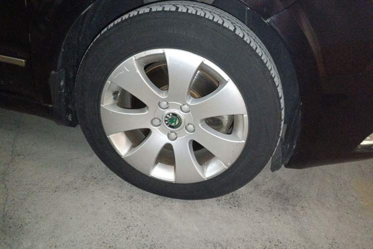 Used Skoda Superb 2012 1.4TSI DSG Zhiya Edition Right Front Wheel Hub