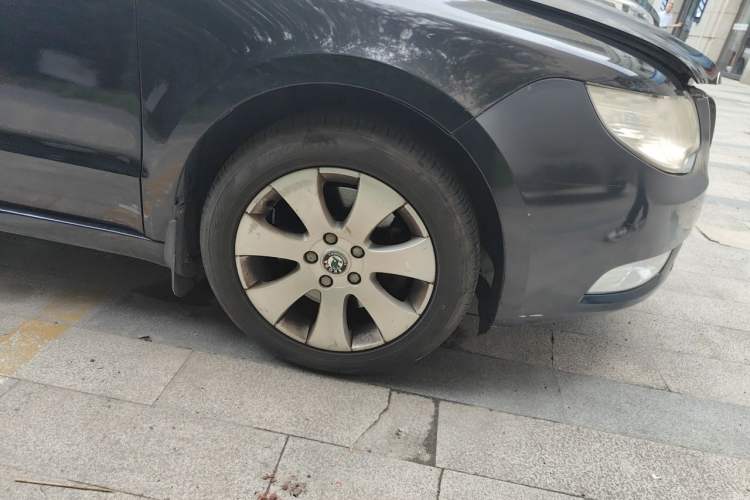 Used Skoda Superb 2012 1.4TSI DSG Zhiya Edition Right Front Wheel Hub