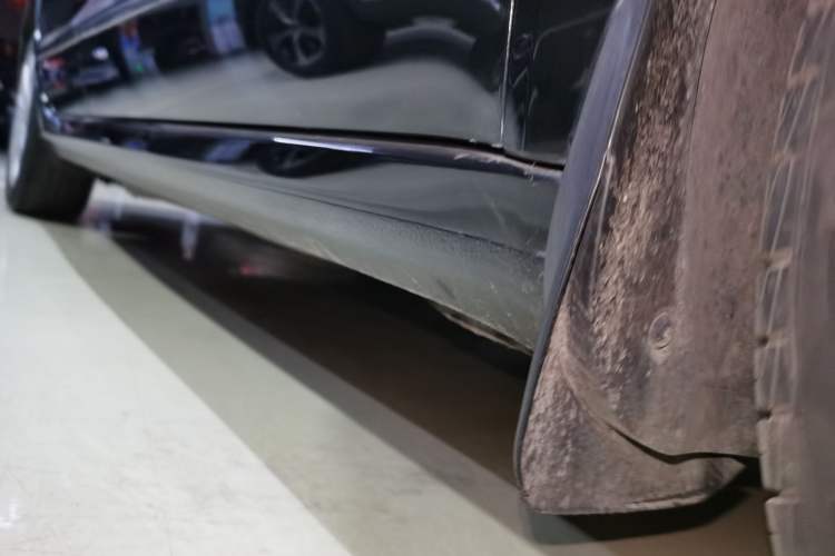 Used Skoda Superb 2012 1.8TSI Automatic Elegant Edition Right Side Sill