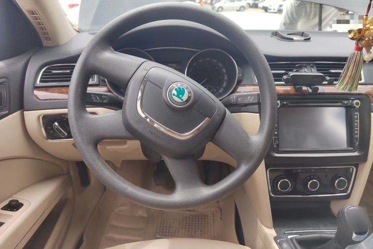 Used Skoda Superb 2012 1.8TSI Manual Elegant Edition Steering Wheel