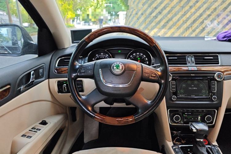 Used Skoda Superb 2012 2.0 TSI Automatic Luxury Edition Steering Wheel