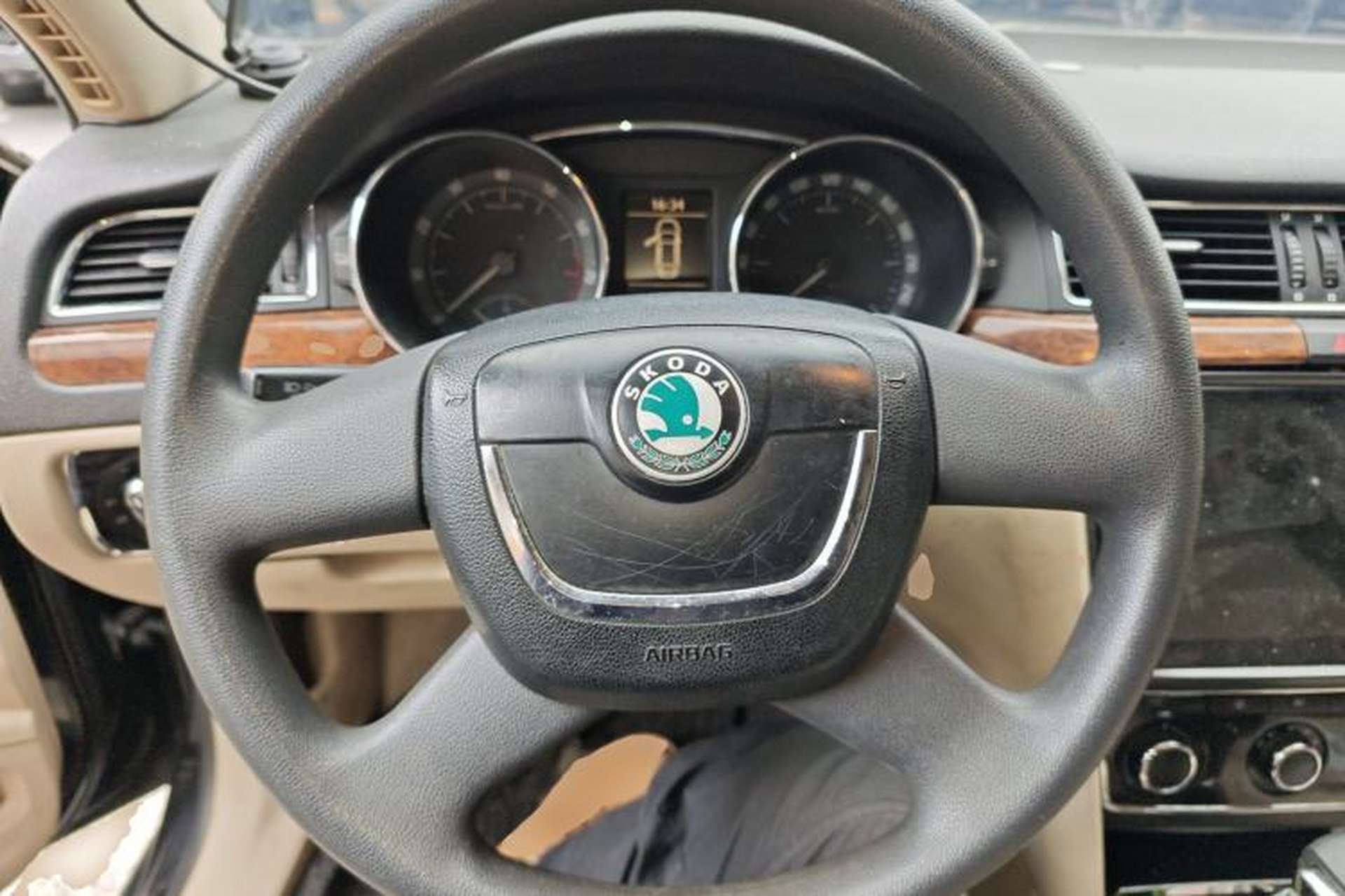 Used Skoda Superb 2012 1.8TSI Automatic Elegant Edition Steering Wheel
