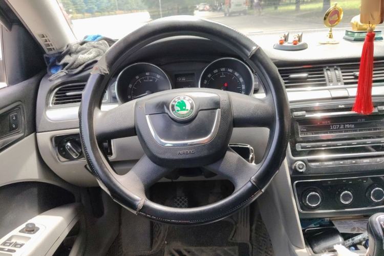 Used Skoda Superb 2012 1.8TSI Manual Elegant Edition Steering Wheel