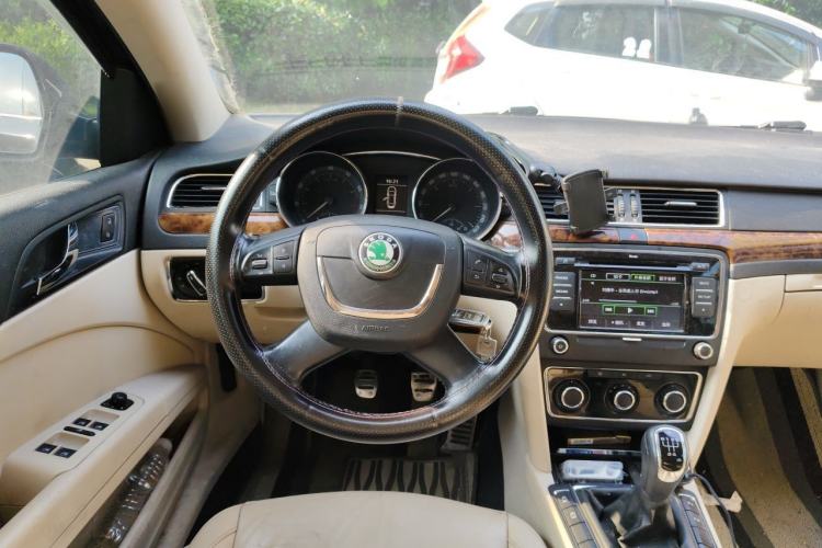 Used Skoda Superb 2012 1.8TSI Manual Elegant Edition Steering Wheel