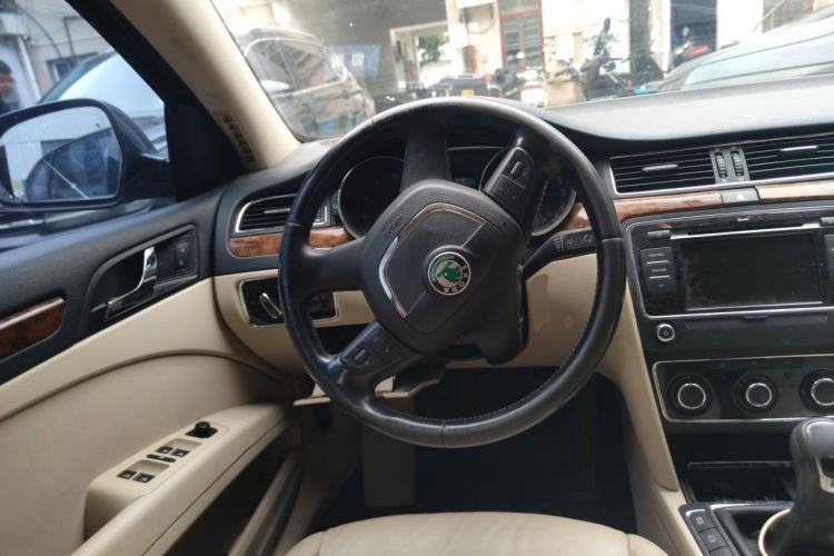 Used Skoda Superb 2012 1.8TSI Manual Elegant Edition Steering Wheel