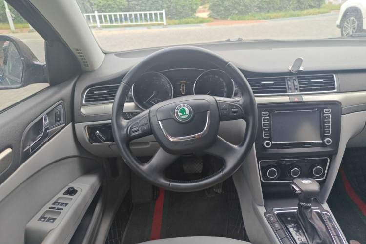 Used Skoda Superb 2012 1.4TSI DSG Elegant Edition Steering Wheel