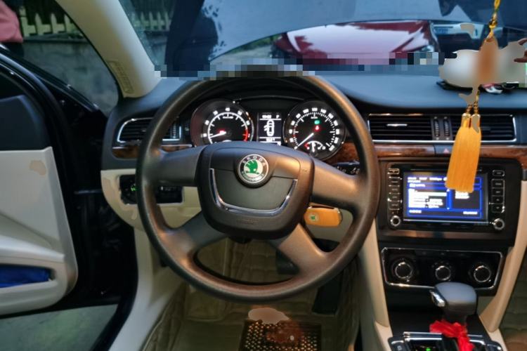 Used Skoda Superb 2012 1.8TSI Automatic Elegant Edition Steering Wheel