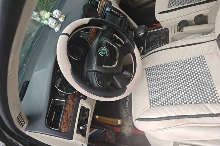 Used Skoda Superb 2012 1.8TSI Automatic Elegant Edition Steering Wheel