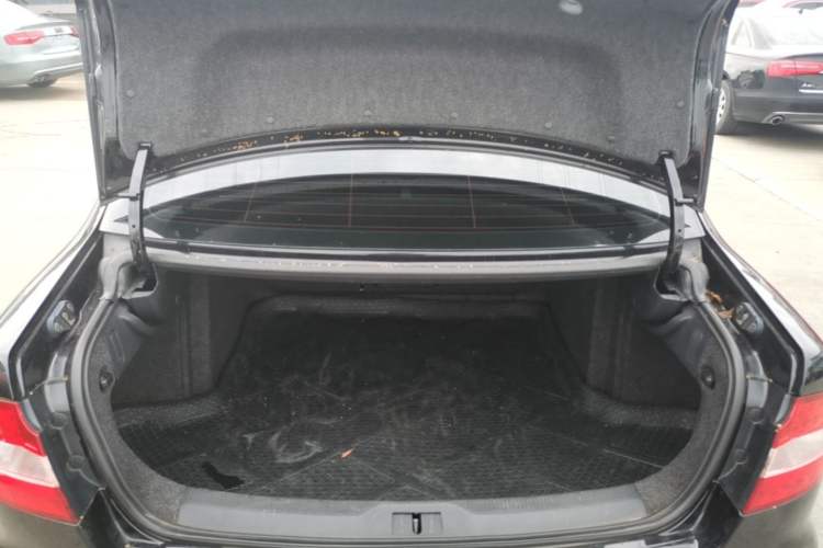 Used Skoda Superb 2012 1.8TSI Automatic Elegant Edition Trunk