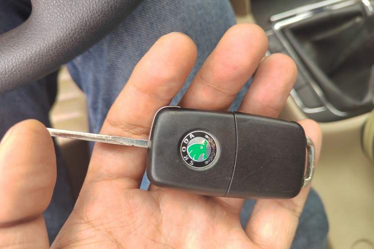Used Skoda Superb 2012 1.8TSI Manual Elegant Edition Vehicle Key