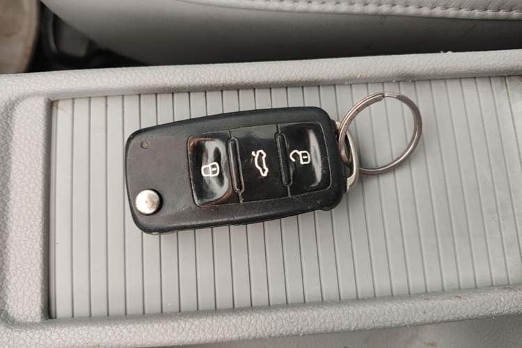 Used Skoda Superb 2012 1.8TSI Automatic Elegant Edition Vehicle Key