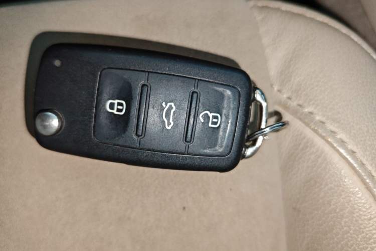 Used Skoda Superb 2012 2.0 TSI Automatic Luxury Edition Vehicle Key