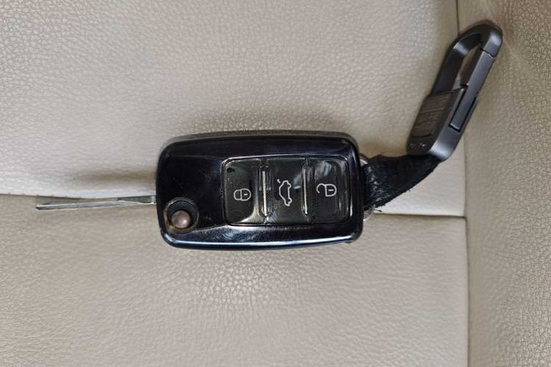 Used Skoda Superb 2012 1.8TSI Automatic Elegant Edition Vehicle Key