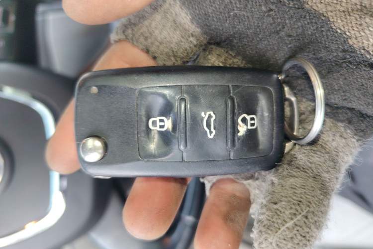 Used Skoda Superb 2012 1.8TSI Automatic Elegant Edition Vehicle Key