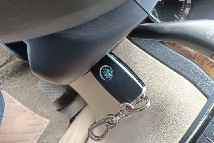 Used Skoda Superb 2012 1.8TSI Automatic Elegant Edition Vehicle Key