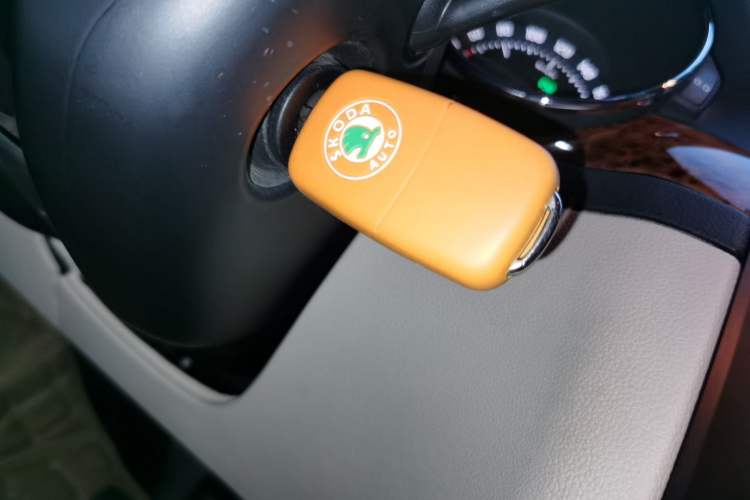 Used Skoda Superb 2012 1.8TSI Automatic Elegant Edition Vehicle Key