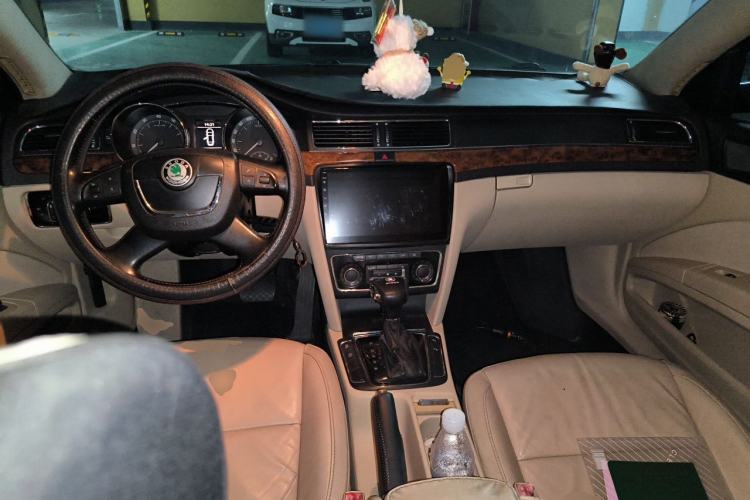 Used Skoda Superb 2012 1.8TSI Automatic Prestige Edition Center Console