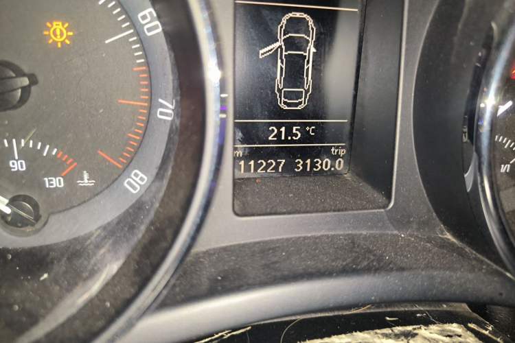 Used Skoda Superb 2012 1.8TSI Automatic Prestige Edition Odometer Close Up