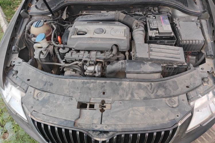 Used Skoda Superb 2012 1.8TSI Automatic Elegant Edition Engine Bay