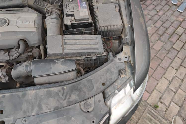 Used Skoda Superb 2012 1.8TSI Automatic Elegant Edition Engine Bay Left