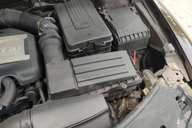 Used Skoda Superb 2012 1.8TSI Automatic Elegant Edition Engine Bay Left