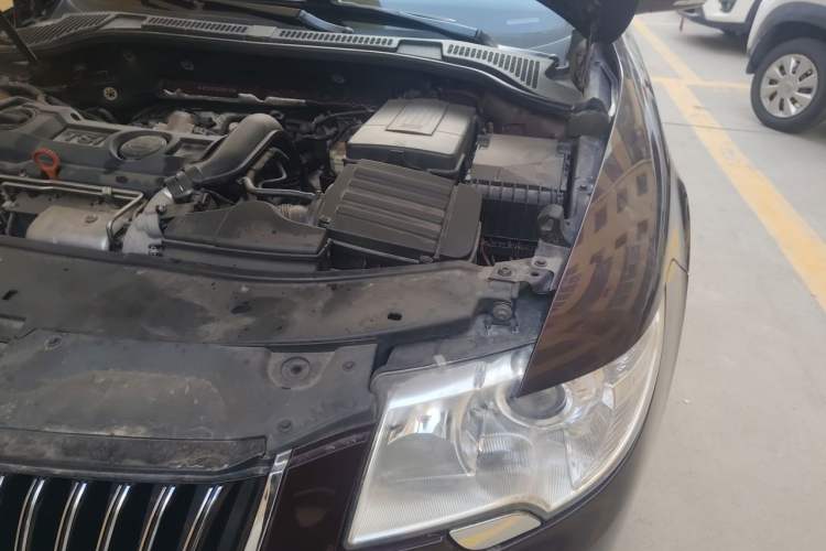 Used Skoda Superb 2012 1.4TSI DSG Elegant Edition Engine Bay Left