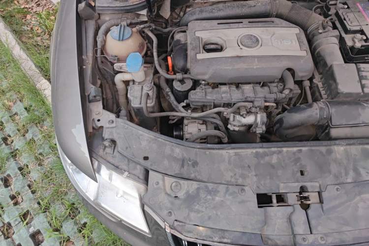 Used Skoda Superb 2012 1.8TSI Automatic Elegant Edition Engine Bay Right