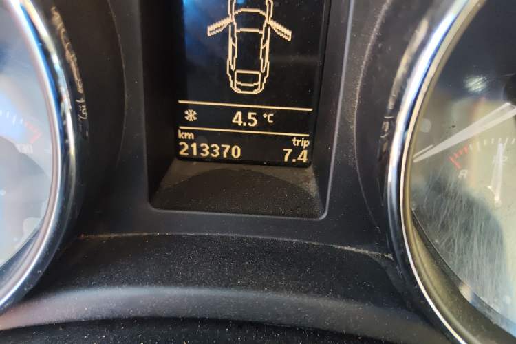 Used Skoda Superb 2012 1.8TSI Automatic Elegant Edition Odometer Close Up