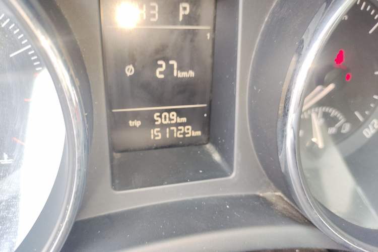 Used Skoda Superb 2012 1.4TSI DSG Zhiya Edition Odometer Close Up