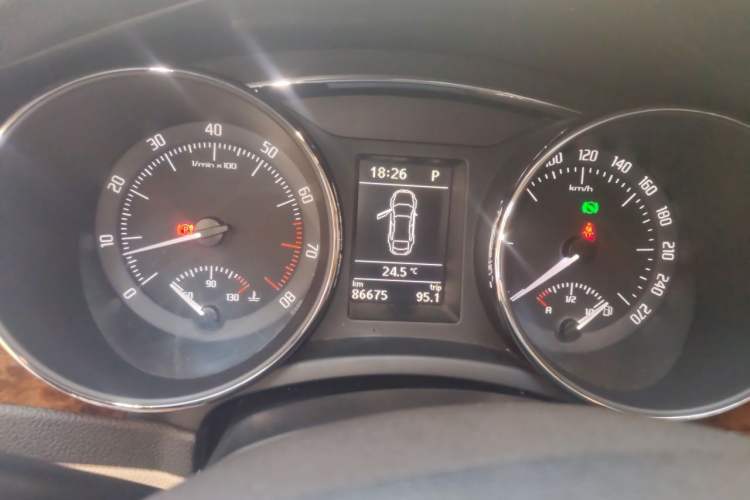 Used Skoda Superb 2012 1.4TSI DSG Elegant Edition Odometer Close Up