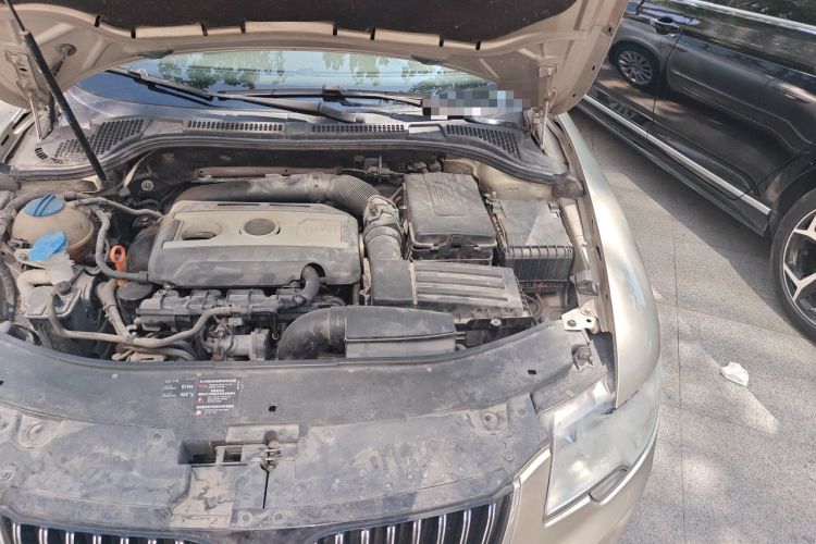 Used Skoda Superb 2012 2.0 TSI Automatic Luxury Edition Engine Bay Left
