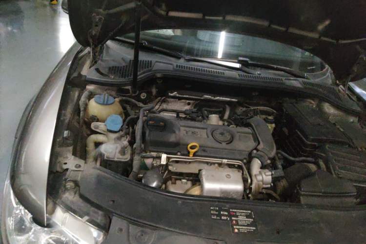 Used Skoda Superb 2012 1.4TSI DSG Elegant Edition Engine Bay Right